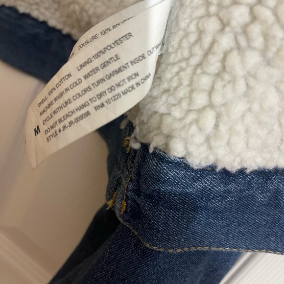 Ashley Vintage Charm Fur lined Jean Jacket. Women’s Medium - Picture 10 of 15